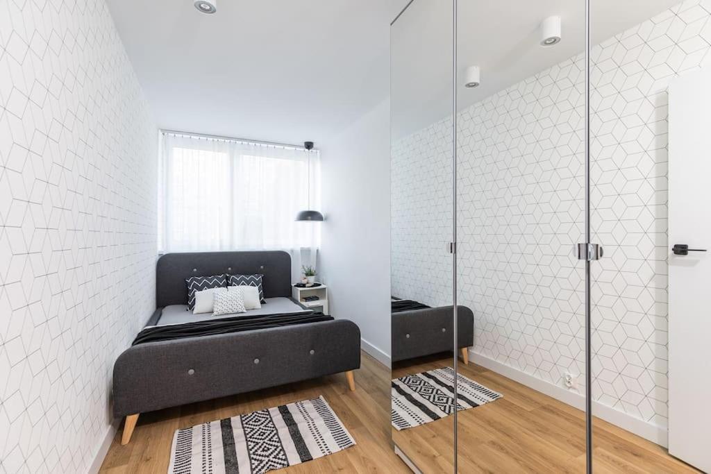 Apartment Superapart Jana Pawla Ii, 302 Cozy Urban Retreat, Perfect For Couples Warsaw