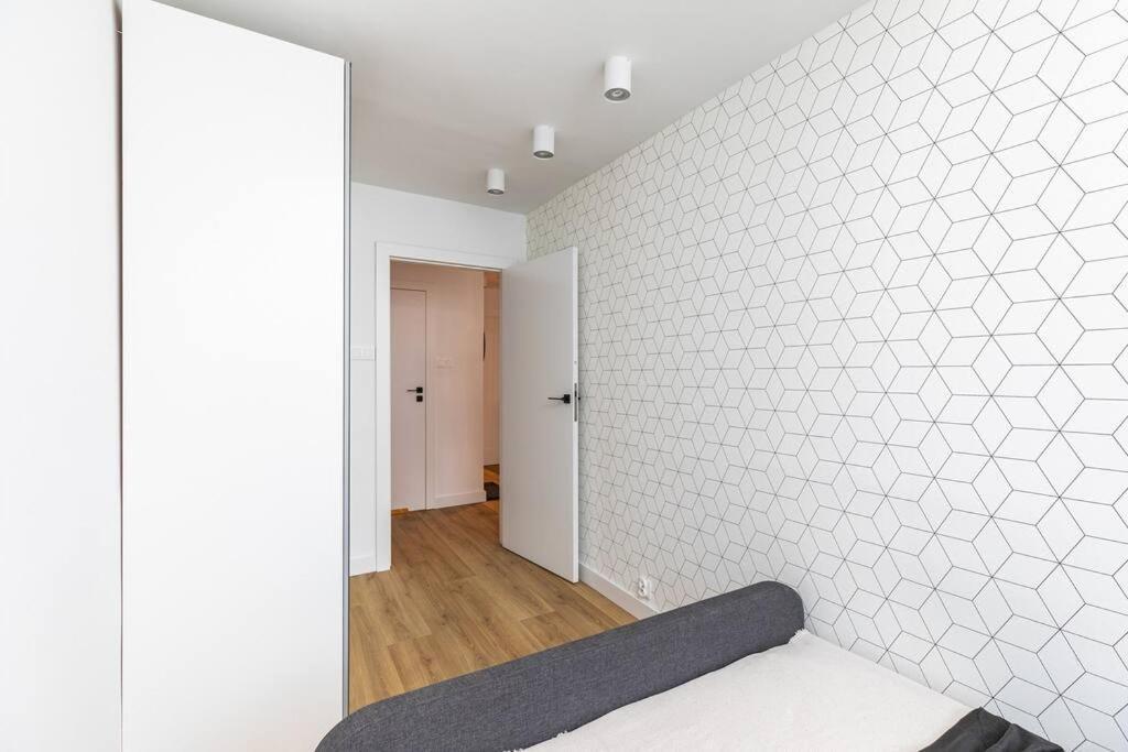 Superapart Jana Pawla Ii, 302 Cozy Urban Retreat, Perfect For Couples Apartment