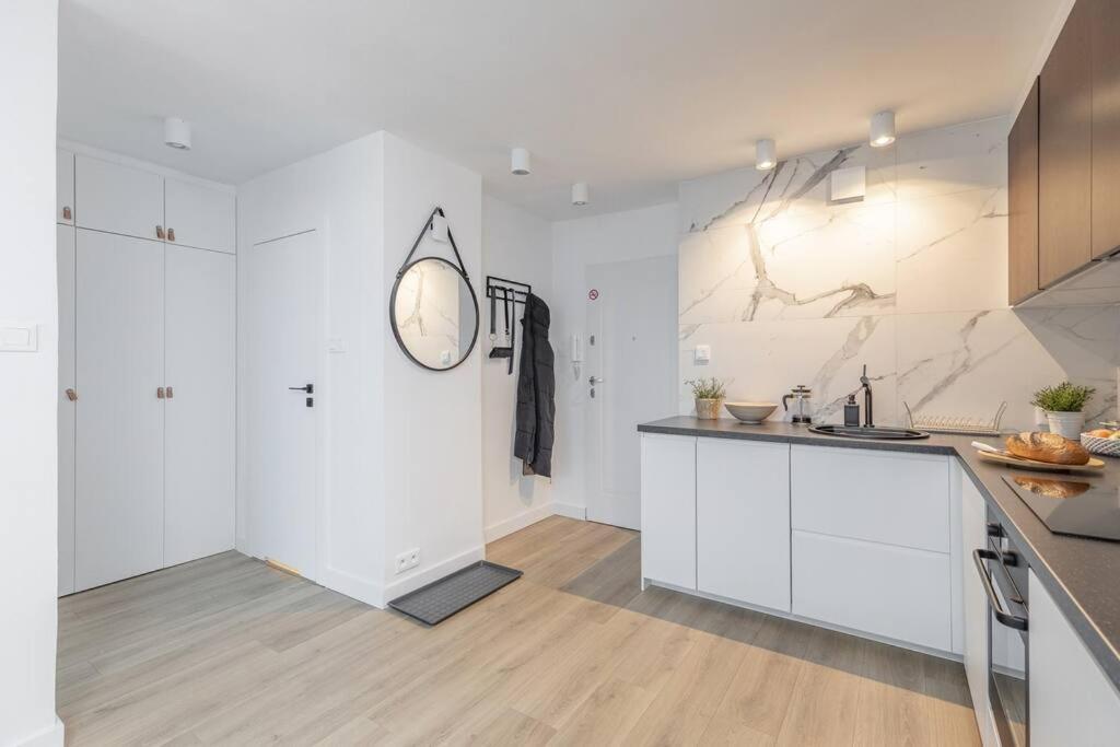 Superapart Jana Pawla Ii, 302 Cozy Urban Retreat, Perfect For Couples